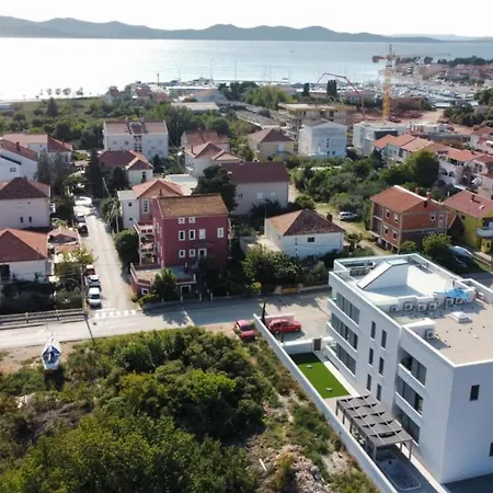Novi Apartman Beti Blizu Plaze S Besplatnim Parkingom, Puntamika - Apartamento Zadar