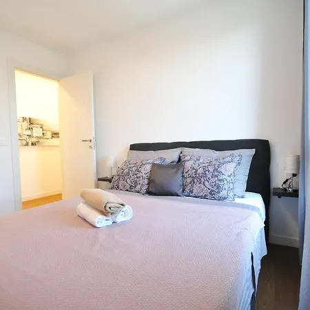 Novi Apartman Beti Blizu Plaze S Besplatnim Parkingom, Puntamika - Apartamento *